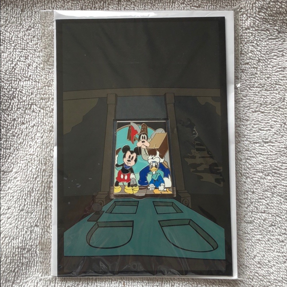 🏰 Mickey Goofy Donald Lonely Ghost Pin